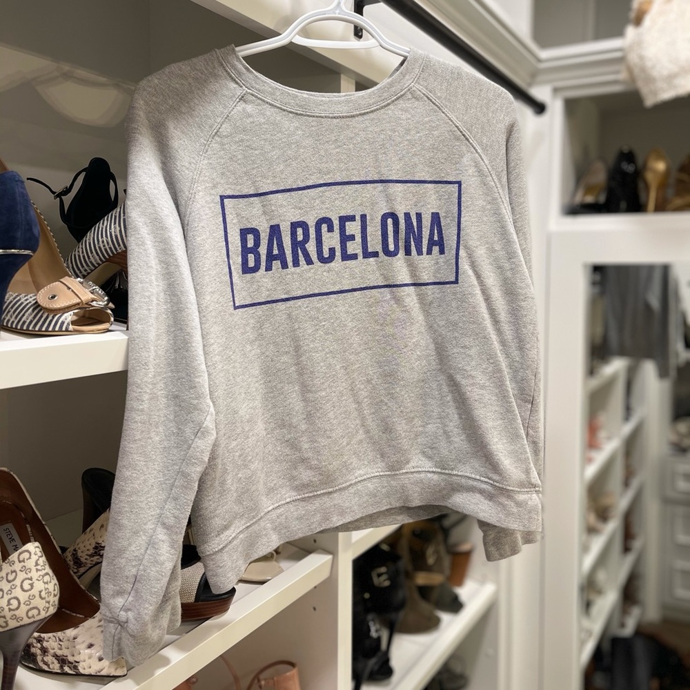 Sweater with logo